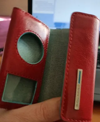 Porta MP3 Piquadro rosso