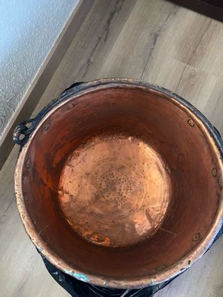 Caldero de cobre antiguo
