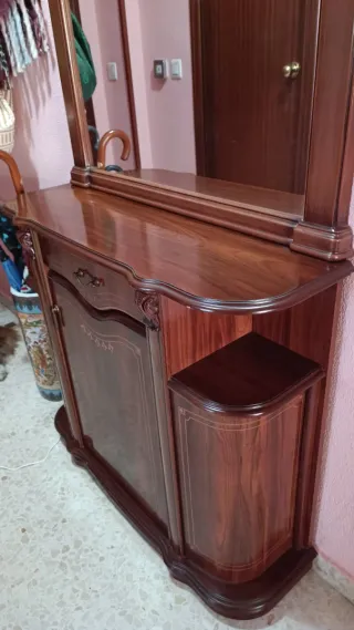 Mueble recibidor madera espejo cajones