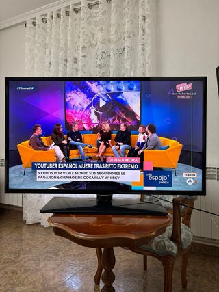Smart TV Samsung 40 pulgadas led Full HD con raya