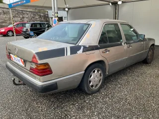 Mercedes-Benz 300D 1990