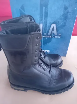 Botas militares negras