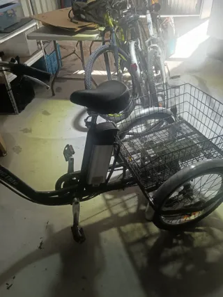 Triciclo eléctrico a batería