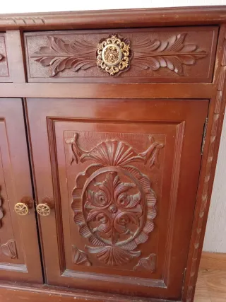 Aparador antiguo de madera