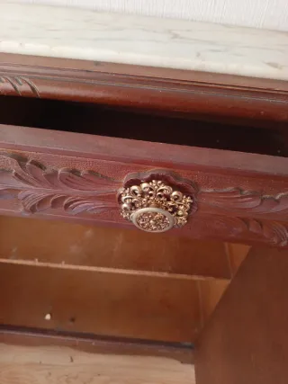 Aparador antiguo de madera