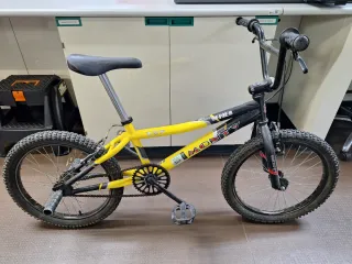 Bicicleta BMX Monty 129 Negra y Amarilla.