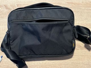Bolso Tomtoc para iPad 10 Negro