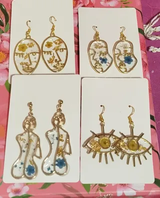 Pendientes Resina hechos a mano con mucha magia✨