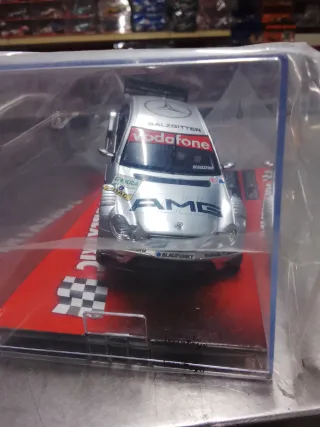 Scalextric Mercedes AMG C-Klasse escala 1.32