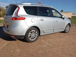 Renault Megane Scenic 2012