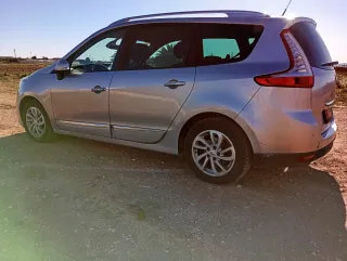 Renault Megane Scenic 2012