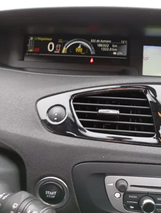 Renault Megane Scenic 2012