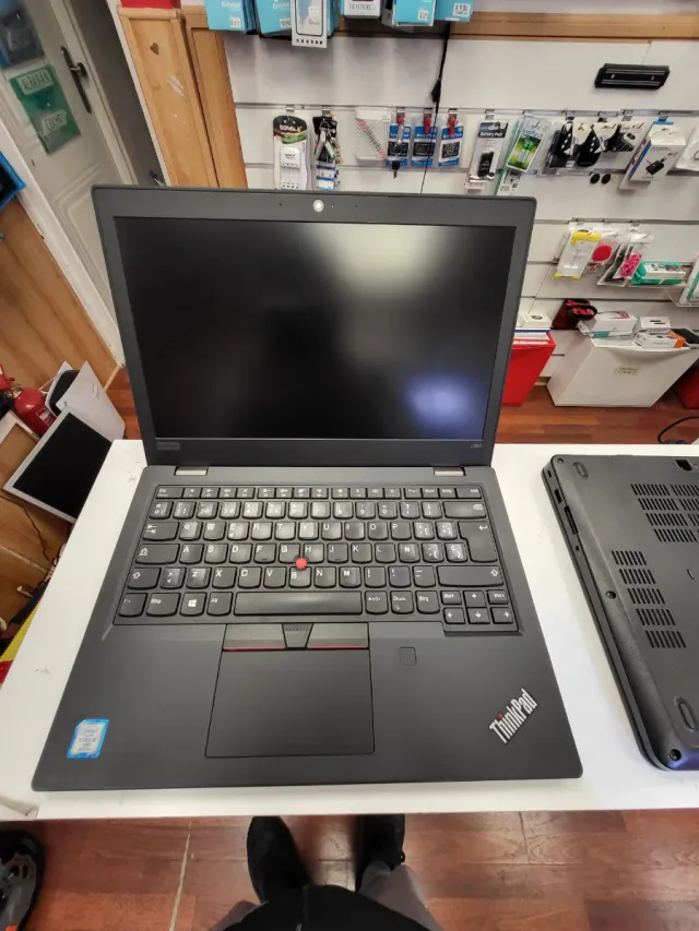 Lenovo ThinkPad L390 Portátil