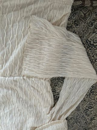 Mono blanco con textura