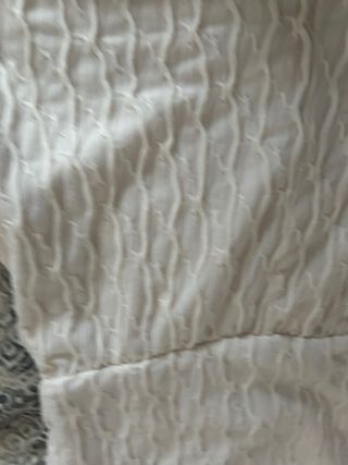 Mono blanco con textura