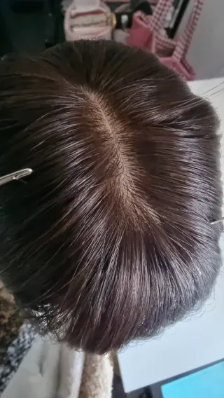 Prótesis capilar castaño