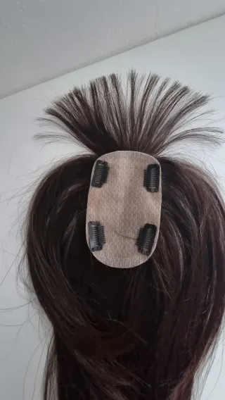 Prótesis capilar castaño