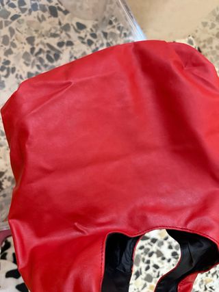 Borsa rossa con fiocco