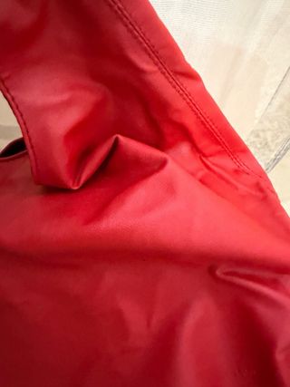 Borsa rossa con fiocco