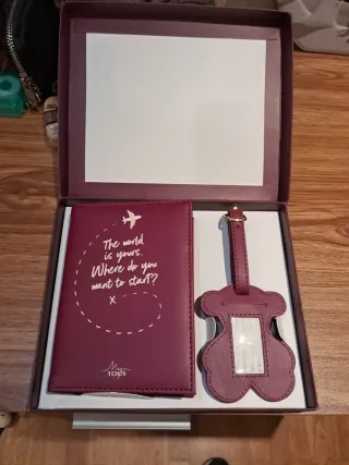 Set Viaje Tous Pasaporte y Maleta