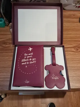 Set Viaje Tous Pasaporte y Maleta