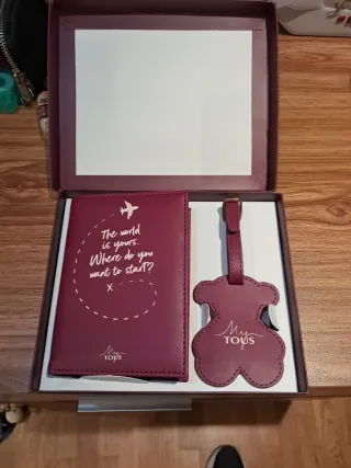 Set Viaje Tous Pasaporte y Maleta