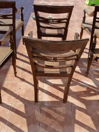 Sillas de madera vintage con asiento de ratán