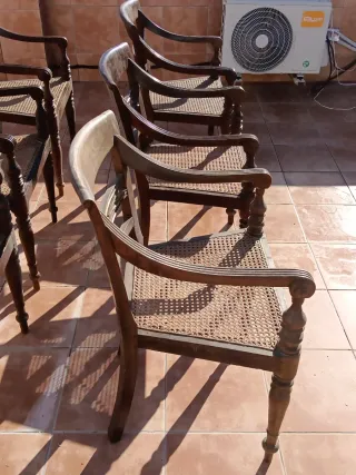 Sillas de madera vintage con asiento de ratán