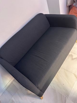 Sofá gris oscuro de tela como nuevo