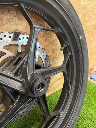Llanta Delantera Kawasaki Z125 2024