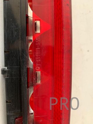 Luz de freno central Ford Focus usado