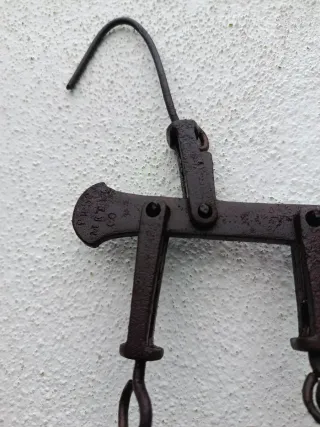 Antiguas balanzas romana con platos