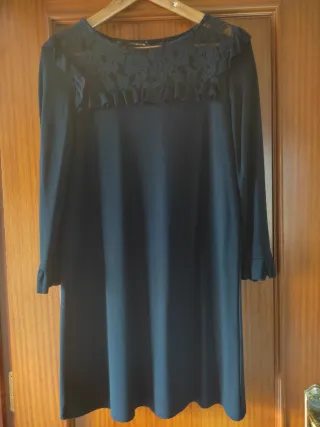 Vestido azul con encaje