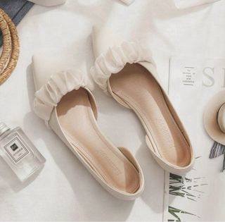 Bailarinas beige con volantes