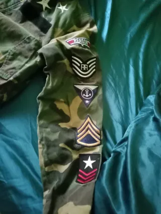 Chaqueta Militar Camuflaje Estrellas Rojas