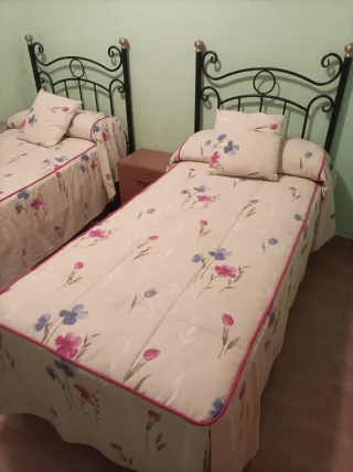 Dormitorio con 2 camas individuales de 90 cm.