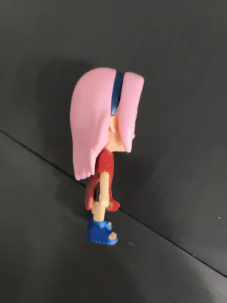 Cambio Figura Sakura Burger King. Por la de NARUTO