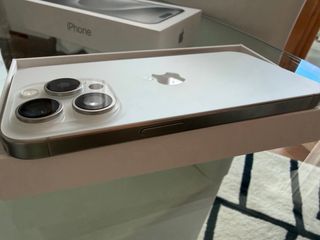iPhone 15 Pro Titanio Blanco 256GB
