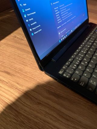 Ordenador Lenovo i5 8GB RAM 477GB SSD