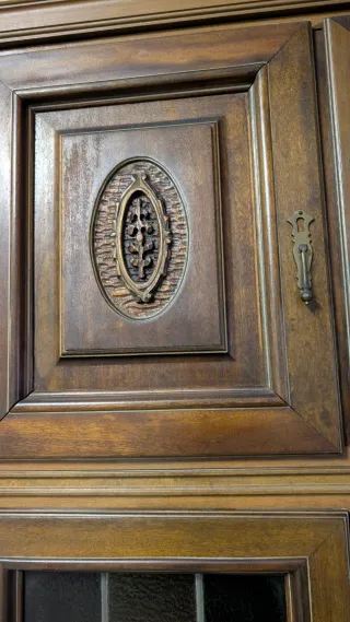 Mueble vitrina madera