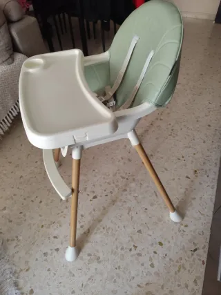 Trona Chipolino con muy poco uso y nueva.