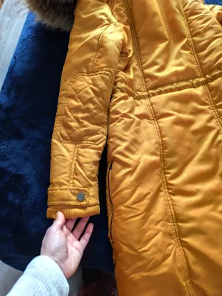 Abrigo Osley mujer capucha forro polar mostaza T36