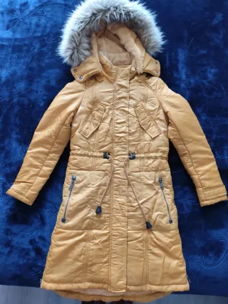 Abrigo Osley mujer capucha forro polar mostaza T36