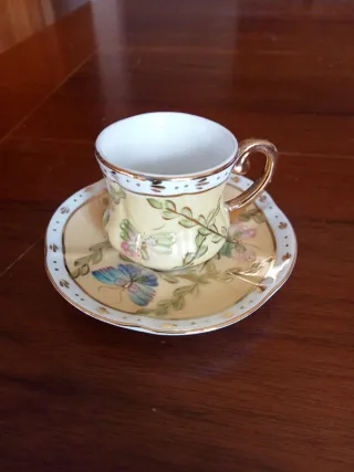 Mini tazzine e piattini vintage