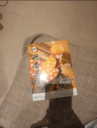 Figura Zenitsu Kimetsu no Yaiba