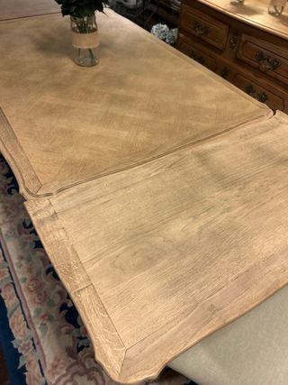Mesa de comedor antigua