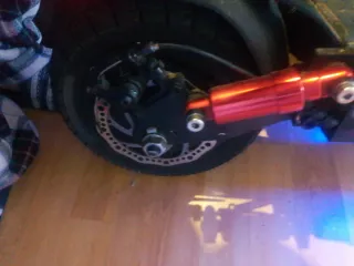 Patinete eléctrico con luces y bolsa