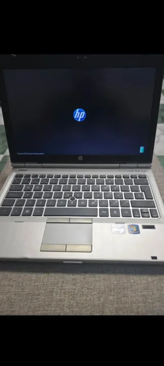 Portátil HP 14 i7 - 8GB RAM