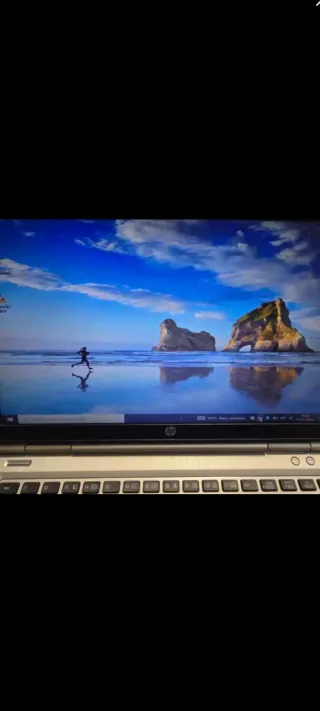 Portátil HP 14 i7 - 8GB RAM