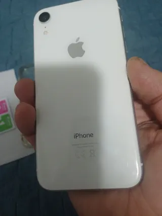 iPhone XR 64GB + Accesorios